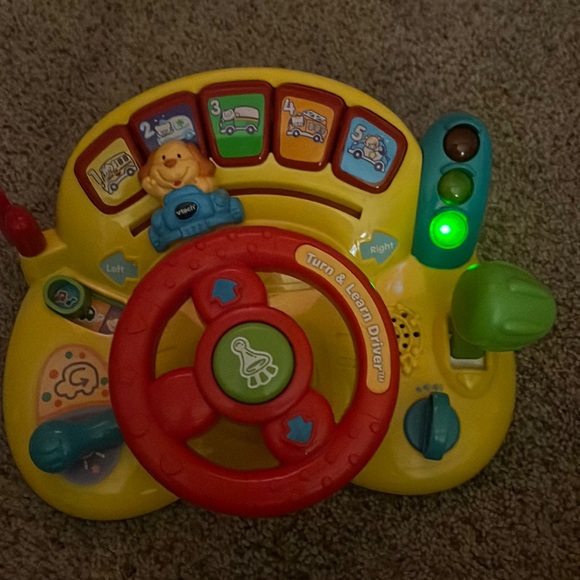 VTech Learn & Turn Driver, Yellow - Picture 11 of 14